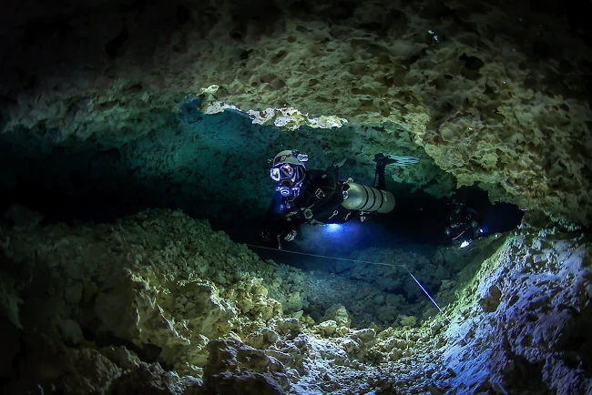 La Jeringa Cave
