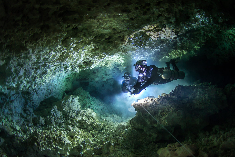 La Jeringa Cave - Image 1