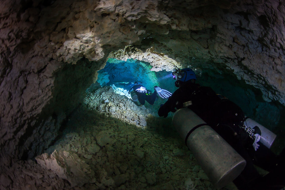La Jeringa Cave - Image 2